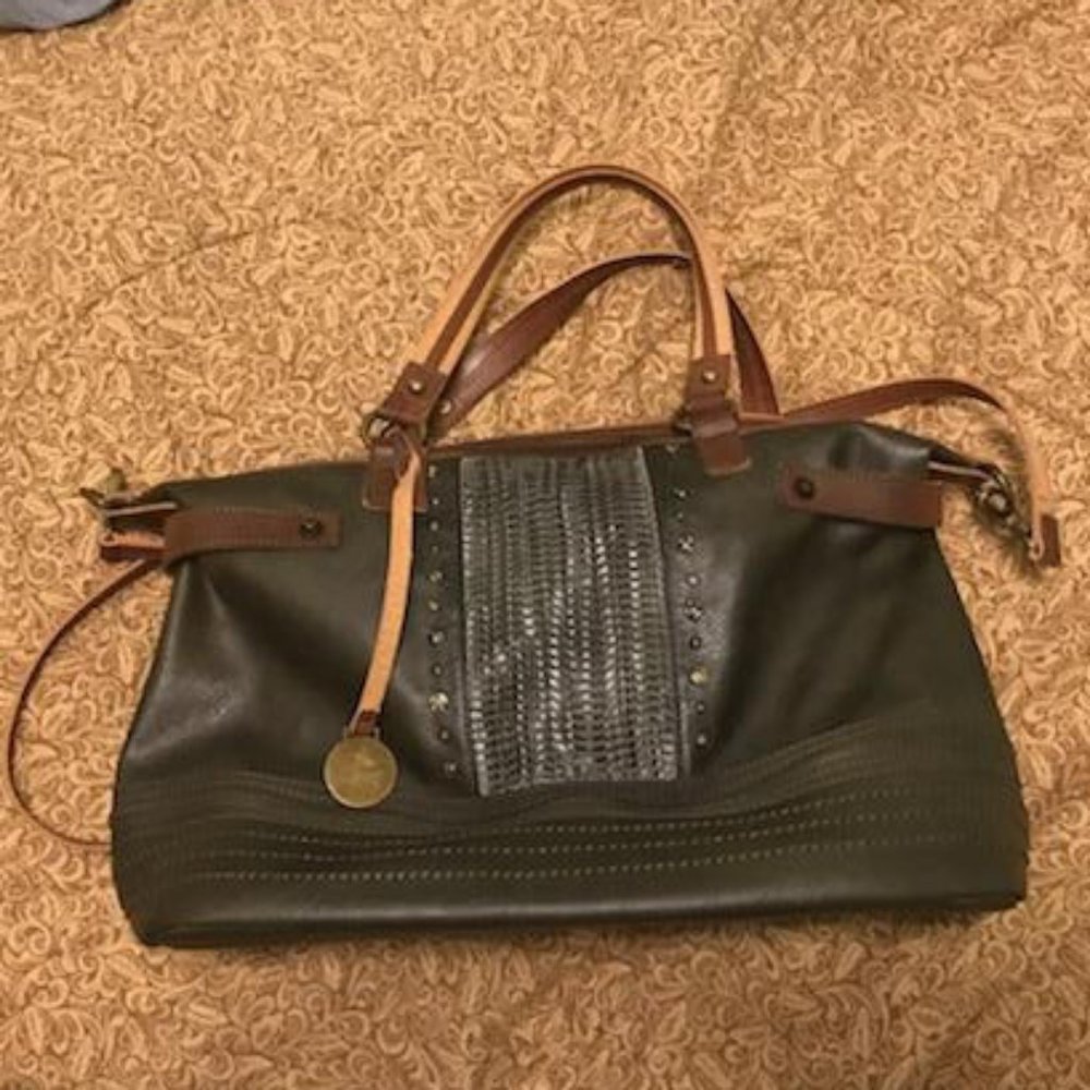 Green Vegan Leather Slouch Shoulder Statement Purse *NWT* Great for electronics